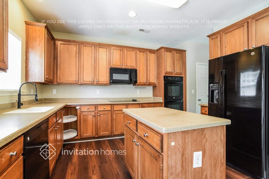 Building Photo - 3709 Wingfield Dr