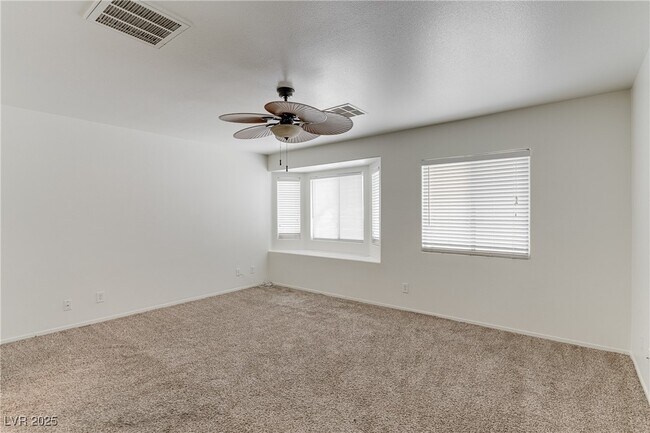 Building Photo - 10225 Clarks Creek St