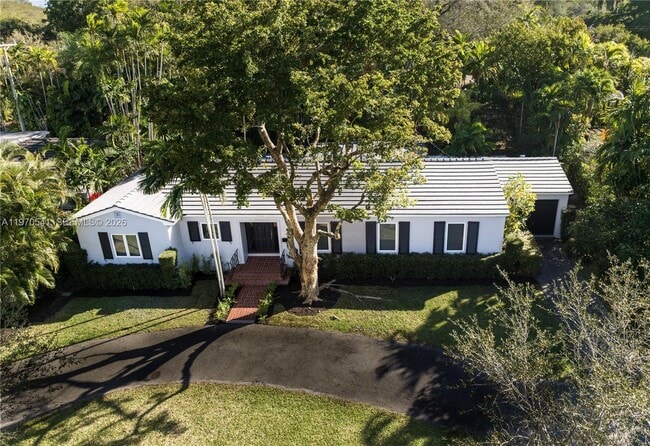 Building Photo - 1350 Mendavia Ave