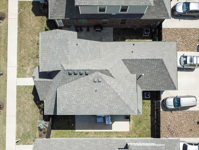 Building Photo - Upscale 4 Bedroom 3.5 Bathroom In The Heart of Fayetteville!!