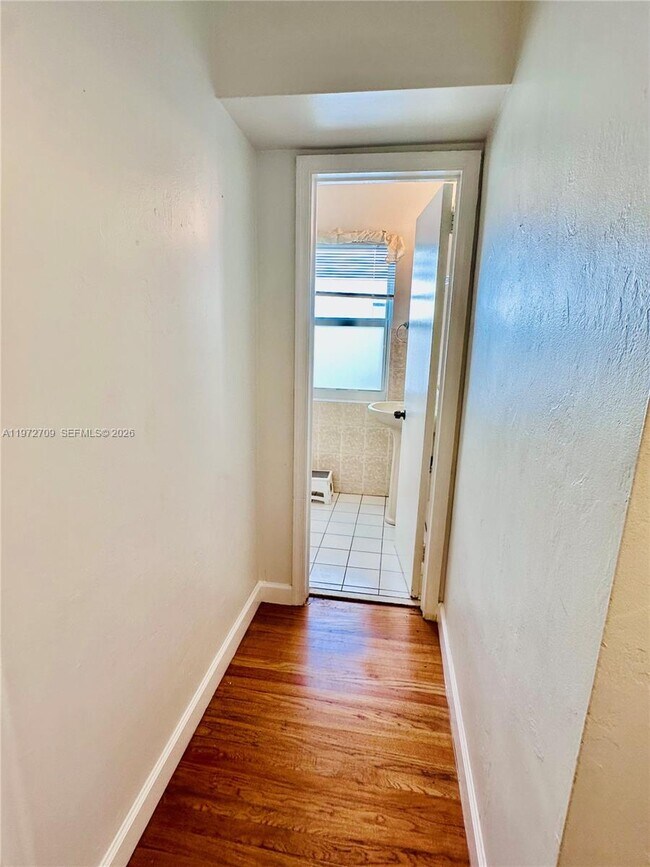 Building Photo - 1180 SW 22nd Terrace