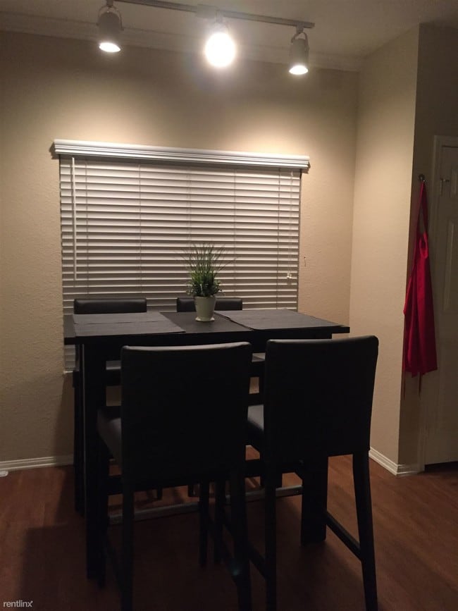 Building Photo - 2575 Old Quarry Rd