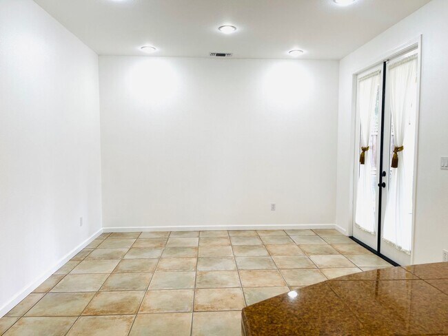 Building Photo - 4285 Bromley Ct