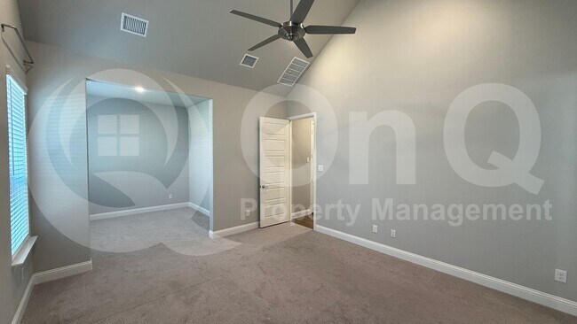 Building Photo - 3508 Covedale Blvd