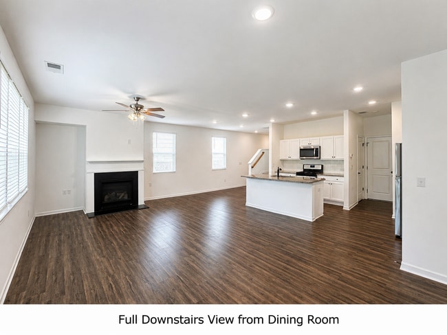 Building Photo - End Unit Townhome in Brookview Subdivsion in North Forsyth