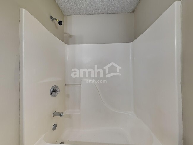 Building Photo - 2901 Horseshoe Bend Rd SW