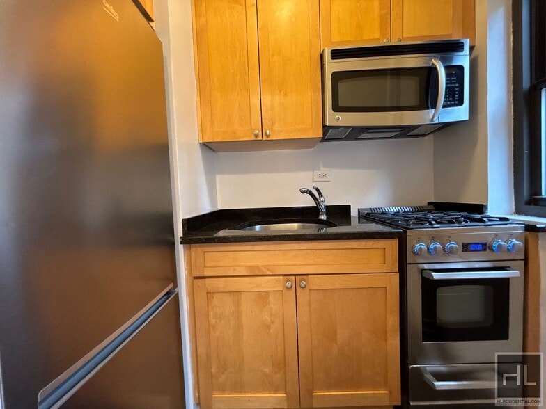 Building Photo - EAST 56 STREET