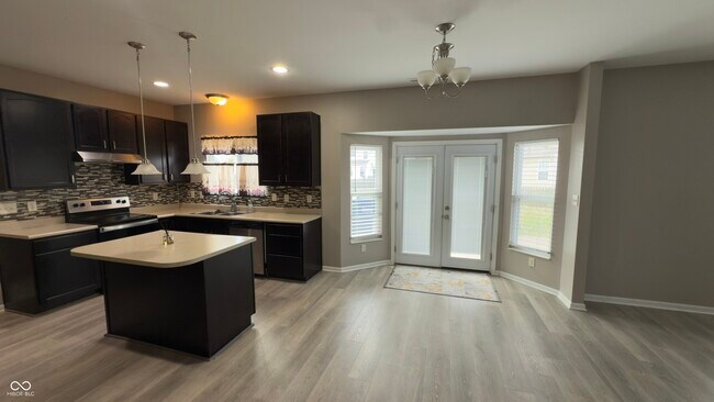 Building Photo - 2244 McGregor Ct