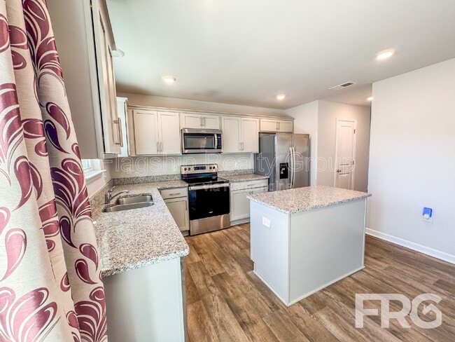 Building Photo - 1313 Riverstone Dr