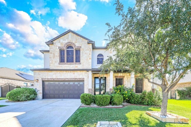 Primary Photo - 115 Coahuila Loop