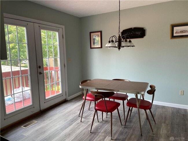 Building Photo - 2 Bedroom, 1.5 Bath Condo in Centerville S...