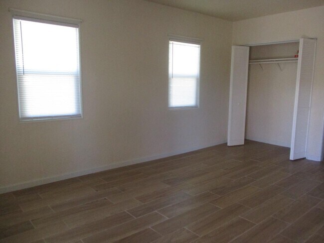 Building Photo - 294 E 6th St