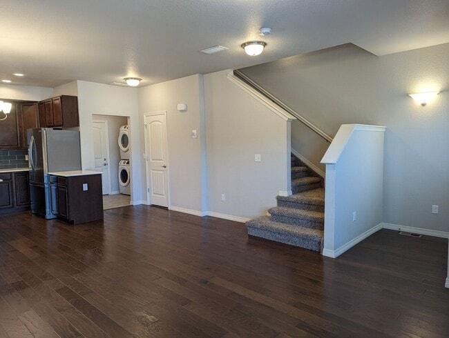 Building Photo - Beautiful Newer Townhome