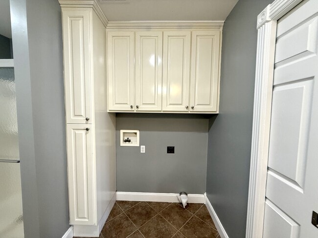 Building Photo - 98 Melrose Dr