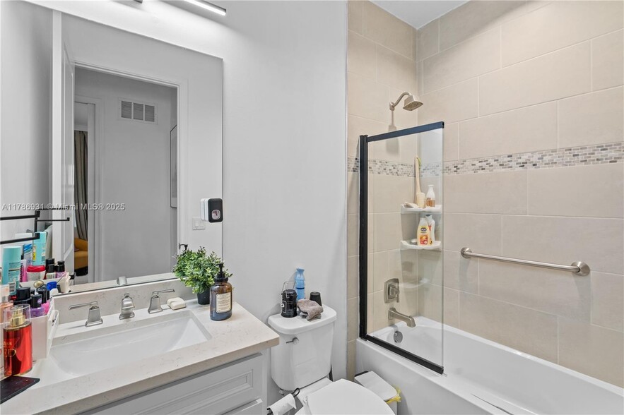 Building Photo - 4461 Waterside Dr