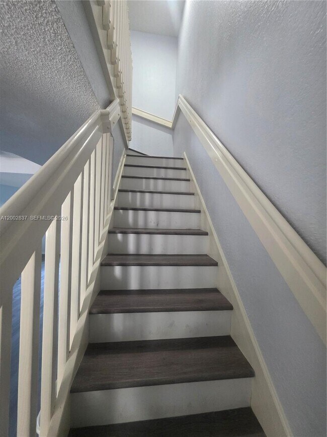 Building Photo - 14055 SW 120th Ct