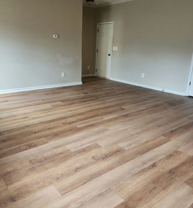 Building Photo - "NEW LOWER PRICE" LOVELY TWO-STORY W/ 5 BE...