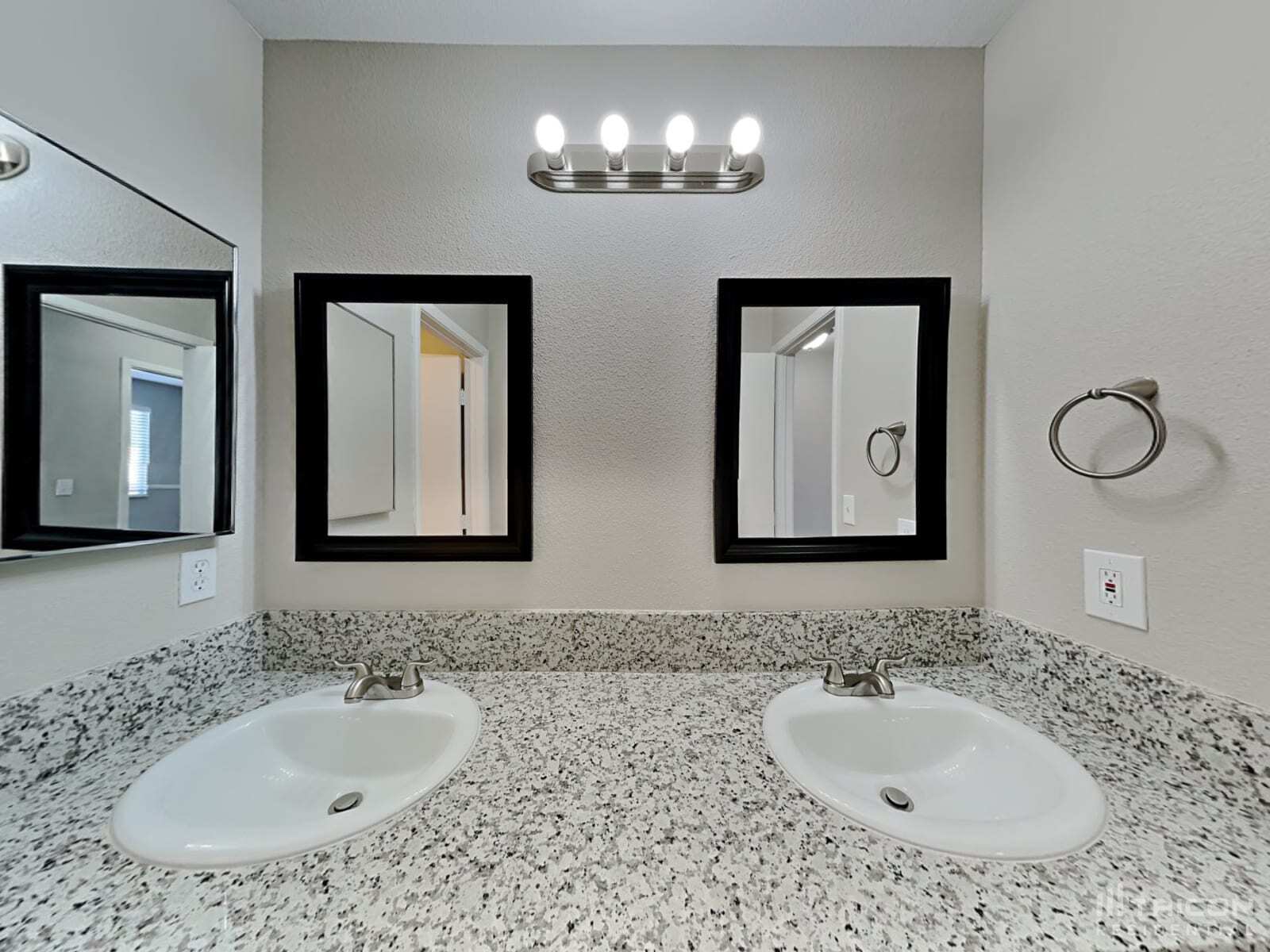 Building Photo - 1933 Desert Sage Ave