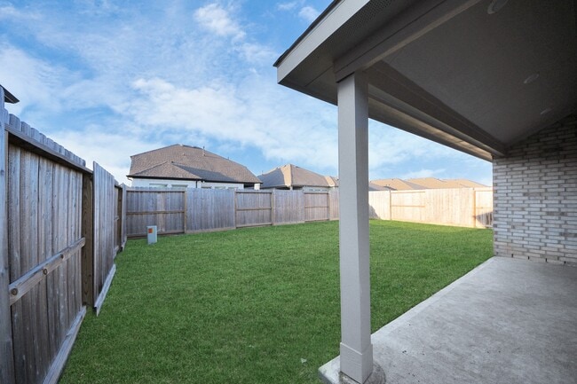 Building Photo - 30327 Tall Fescue Dr