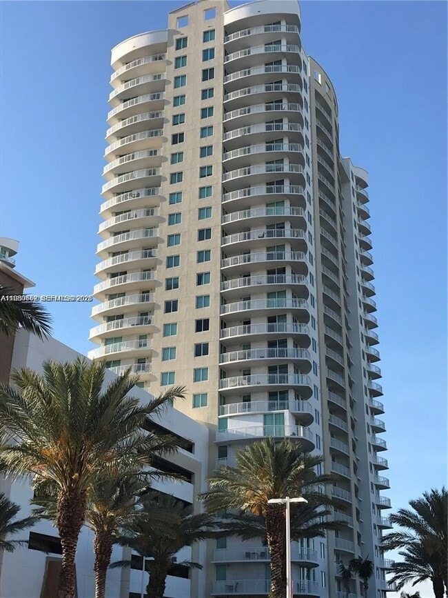 Building Photo - 1755 E Hallandale Beach Blvd