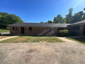 Building Photo - 322 E Sumter St