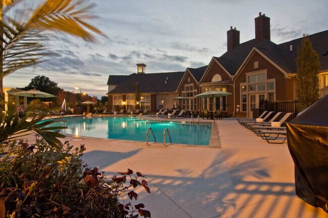 Building Photo - 740 Zumstein Ln