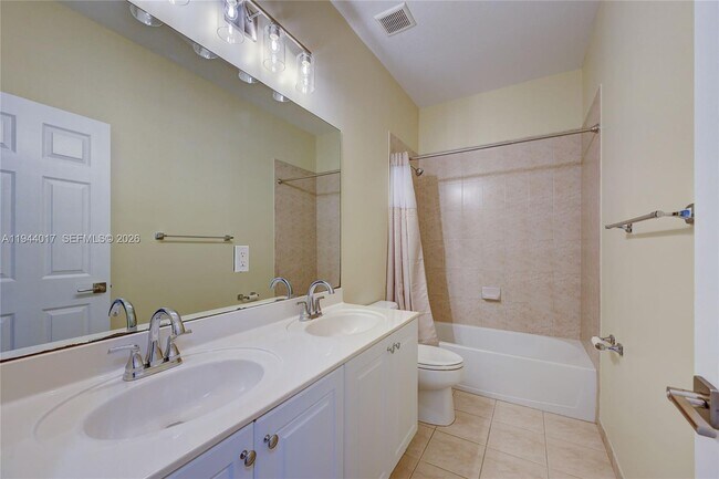 Building Photo - 3258 NW 32nd Terrace