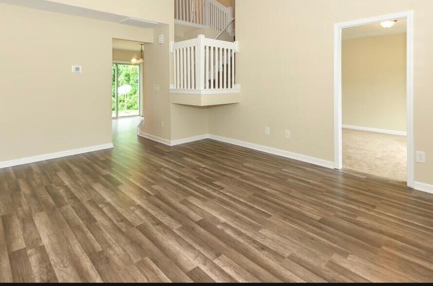 Building Photo - 636 Grasswren Way