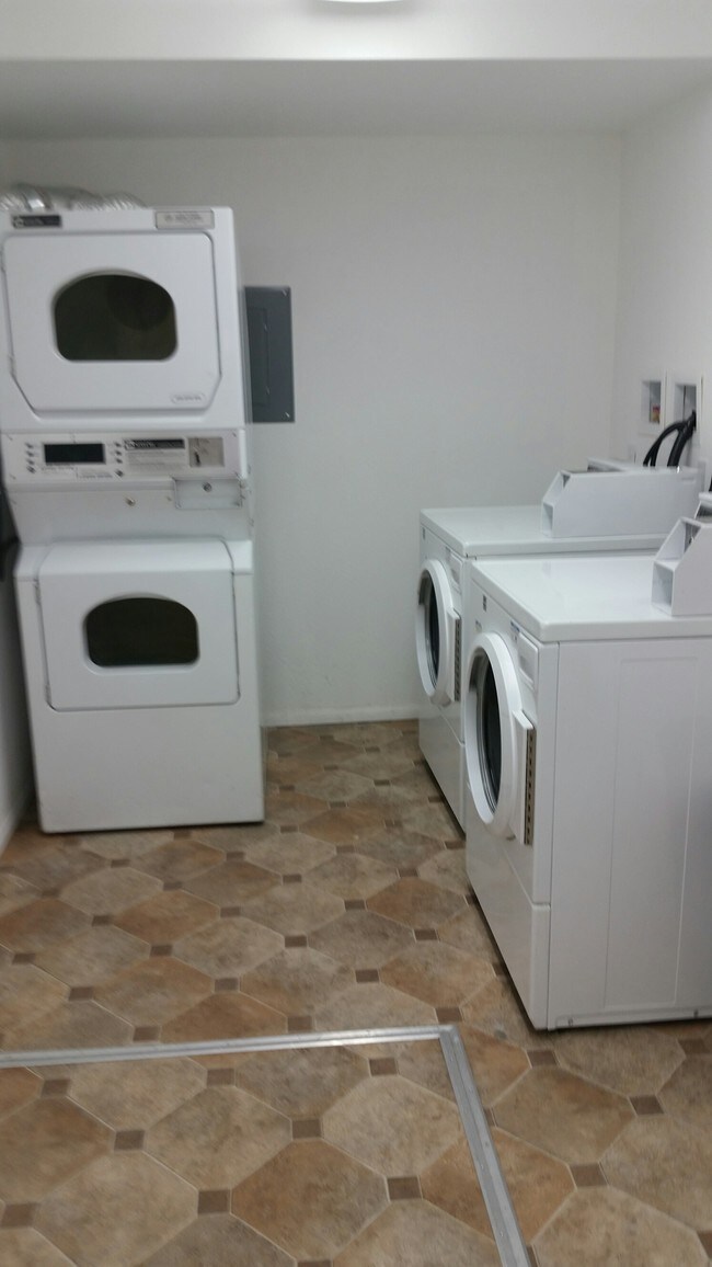 Building Photo - 46 Berner Street Unit 16