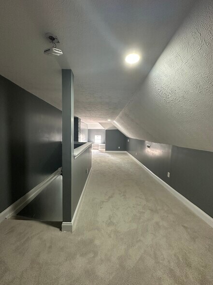 Building Photo - 3149 Ruckle St