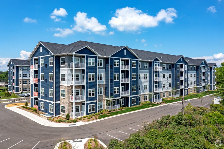 The Barnum 1711 County Road E White Bear Lake MN 55110 Apartment Finder