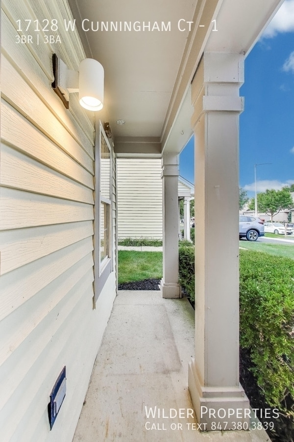 Building Photo - 17128 W Cunningham Ct