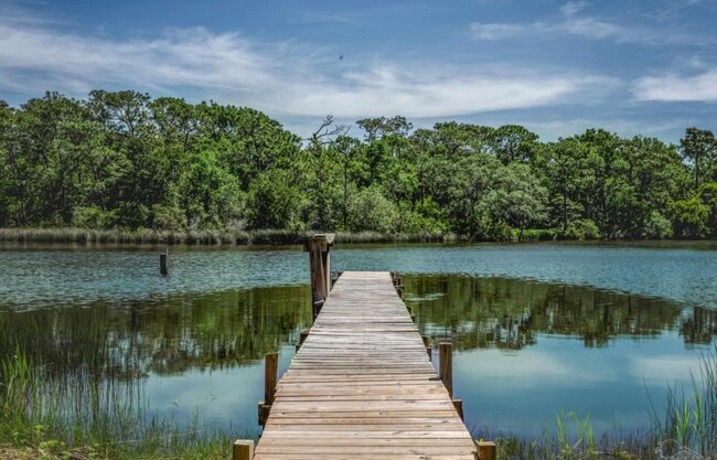 Building Photo - Flexible Lease Options! 2BR/2BA Townhome w...