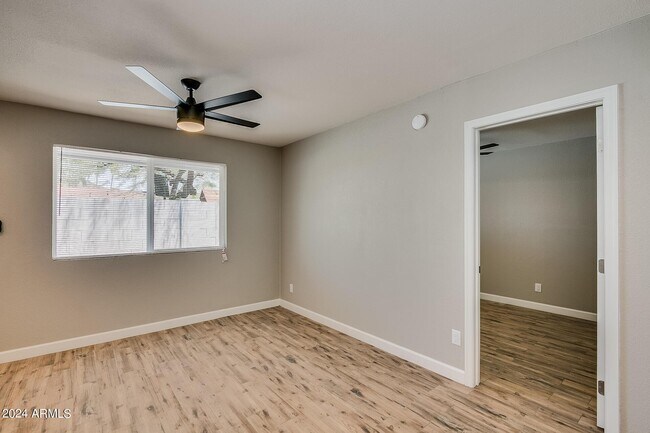 Building Photo - 801 E Puget Ave