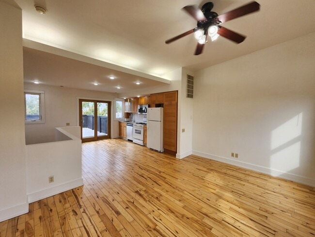 Building Photo - Beautiful 3 bedroom in brewerytown