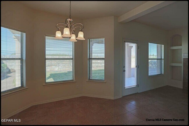 Building Photo - 1345 Fito Hernandez St