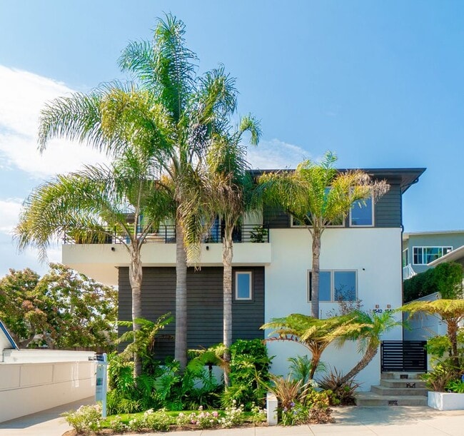 Primary Photo - 1542 Manhattan Beach Blvd