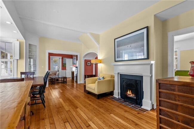 Building Photo - 58 Second St