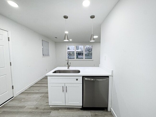 Building Photo - Renovated 3 Bedroom Home in Springfield, TN!