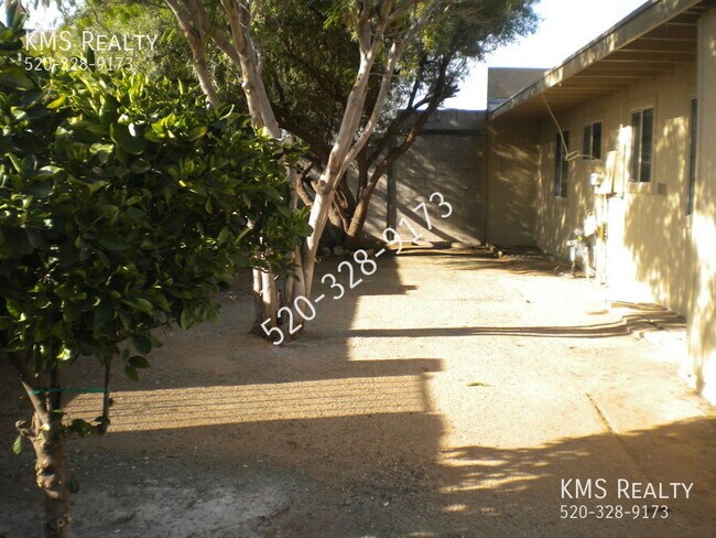 Building Photo - 3636 S Marvin Pl