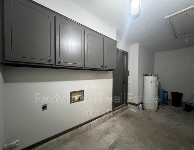 Building Photo - 819 N2964 Rd