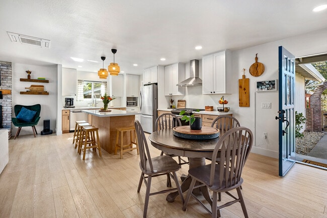 Building Photo - 199 Bailhache Ave