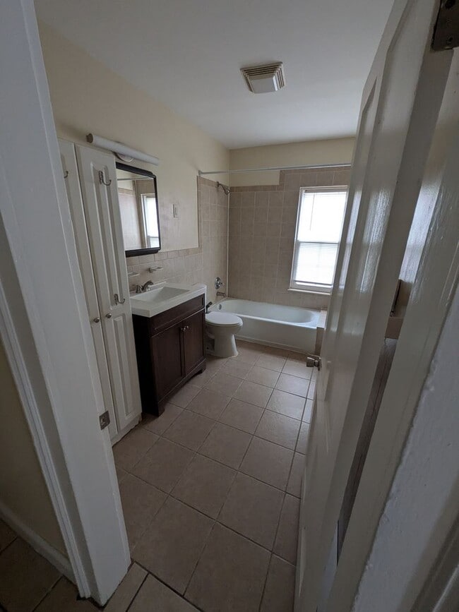 Building Photo - 1518 Jackson St