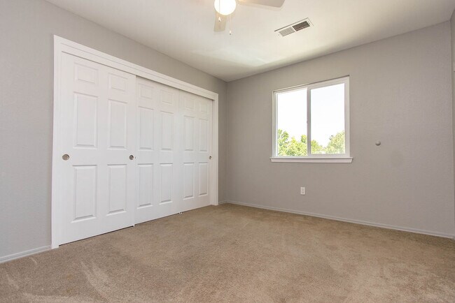 Building Photo - 1785 W North Bear Creek Dr
