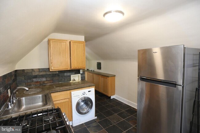 Building Photo - 730 St Johns Rd