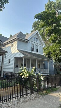 Building Photo - 3915 John Ave