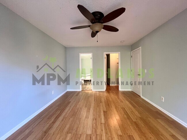 Building Photo - 201 Mariners Row