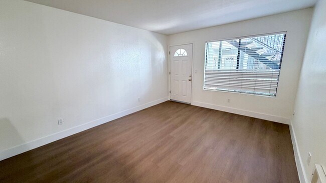 Building Photo - Charming 1 Bed / 1 Bath Condo in the Heart of Normal Heights – with Assigned Parking