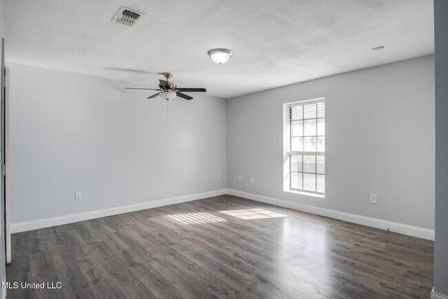 Building Photo - 22530 Saucier Lizana Rd