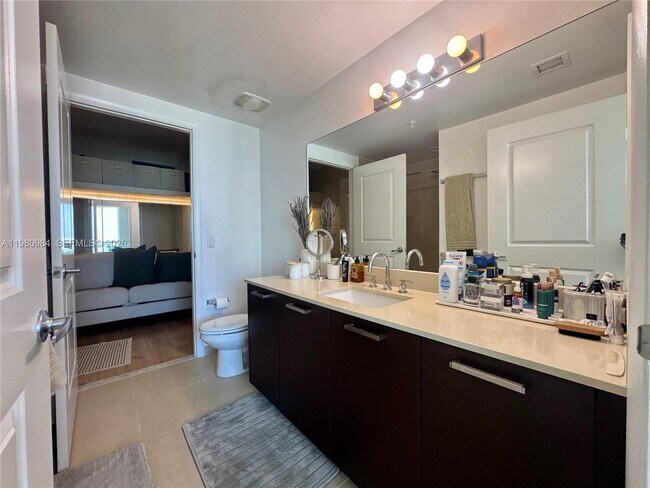 Building Photo - 333 NE 24th St